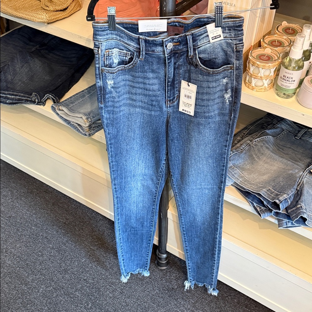 Women’s High-Rise shark bite Skinny Jeans - Blue